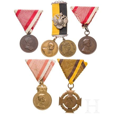 Six médailles autrichiennes  
Une médaille de brav