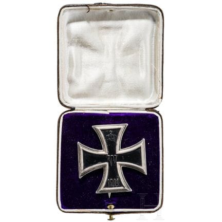 Une Croix de fer de 1914, 1re classe, dans son écr