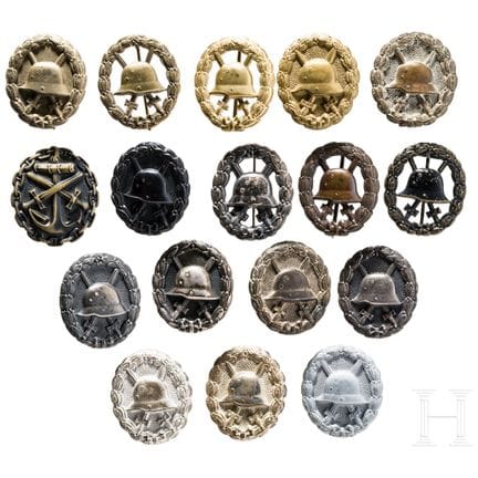 Una colección de 17 insignias de herida diferentes