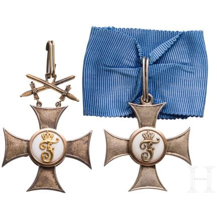 Deux Croix de Chevalier de 2e classe de l'Ordre de