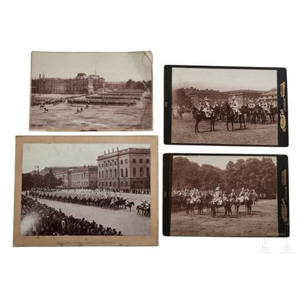 普鲁士GdC阅兵照片  
四张阅兵照片，展示了身着全套阅兵礼服、骑在马背上的GdC成员。 其中三张照