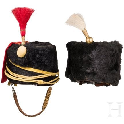 Dos gorros de piel para tropas a caballo, siglo XX