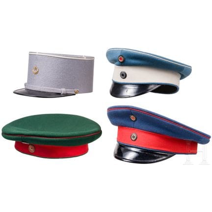 Quattro diversi berretti militari, XIX-XX secolo  