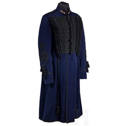 一件1914年制作的、专为骑兵队员设计的Bigesch M 1858制服  
底布为质地细腻的深蓝色