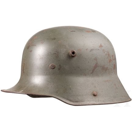 A steel helmet M 1916  
Stahl, feldgrau lackiert (