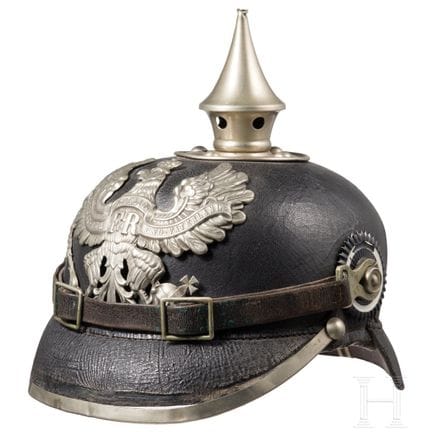 Un casco para los soldados del cuerpo de ingeniero