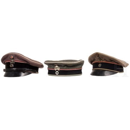 Three field caps for members of the 1st Leib-Hussa