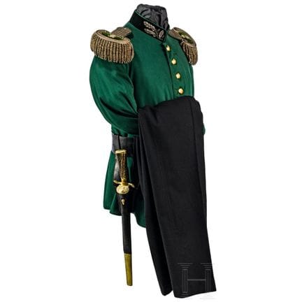 An uniform for senior forestry officials in the Ki