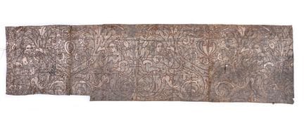 Rare fragment d'une tenture en cuir estampé à déco
