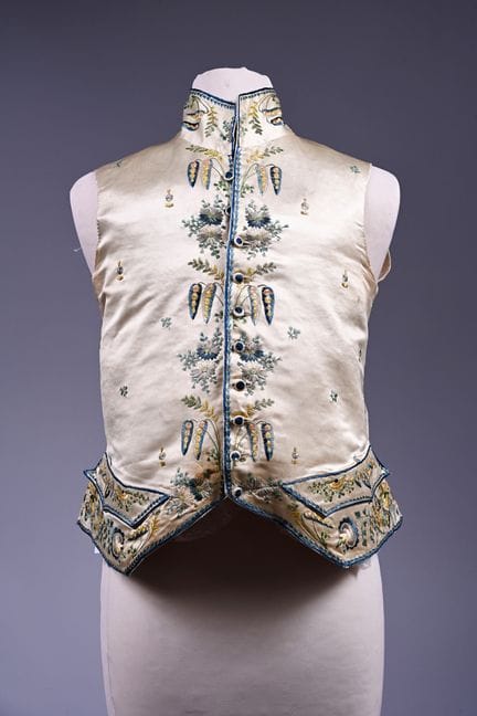 Gilet brodé, vers 1800, gilet à basques à col mont