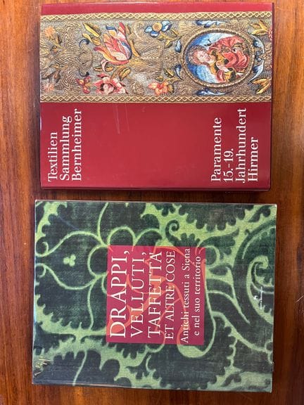 [PARAMENTIQUE],Réunion de cinq ouvrages et catalog