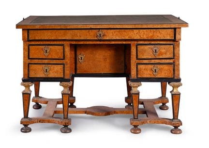 Scrivania alla Mazarin o scrivania da cambiavalute