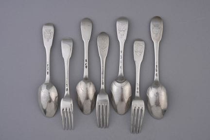 Lot de couverts en argent du modèle uni plat, comp
