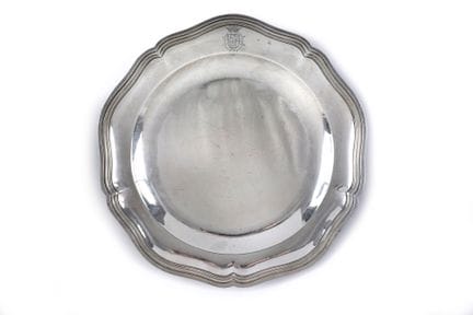 Assiette en argent 800°° à 5 contours bordés de fi