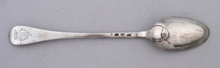 Cuillère à ragoût en argent, du modèle uni plat, l