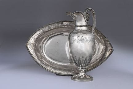 Aiguière et son bassin néoclassique en argent 800°