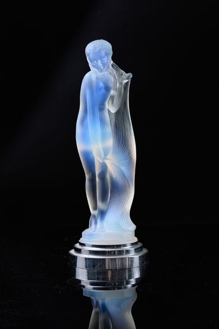ETLING, XXe siècle
Deux sculptures en verre opales