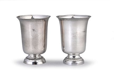 Deux timbales en argent (950°/°°) de forme tulipe,