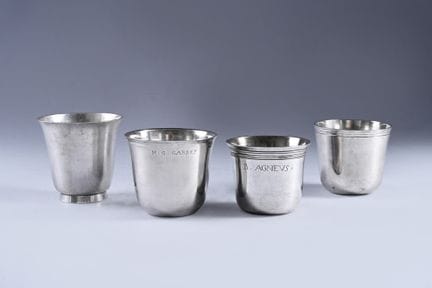 Lot de 4 gobelets en argent, de forme tulipe, les 