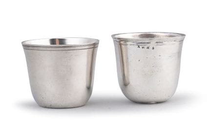 Set aus zwei silbernen Kerzenhaltern, mit glattem 