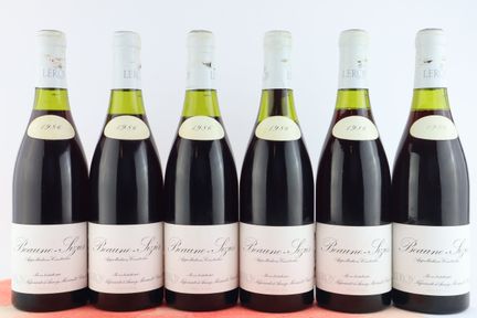 博讷·莱·西齐·勒鲁瓦酒商 1986
博讷丘
6 瓶
MB
其中1瓶标签略有破损
瓶盖因收藏家主人存