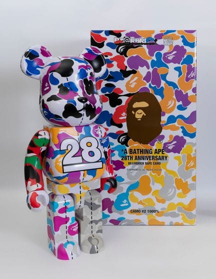 A BATHING APE (BAPE) / MEDICOM TOY.

BE@RBRICK « B