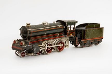 Wind-up locomotive and coal car; PAYÁ, Spain, 1950