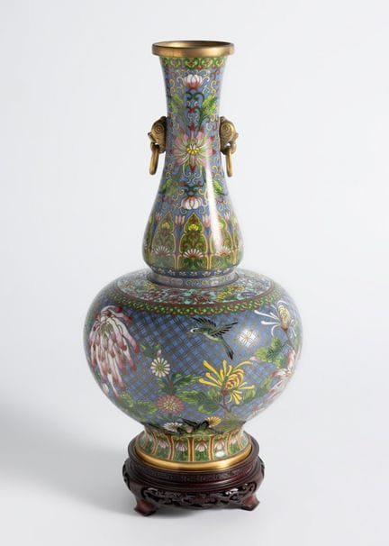 Qing dynasty vase. China, ca. 1910.

Bronze with c