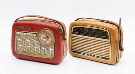 Pair of INGELEN and NORDMENDE portable radios. Vie