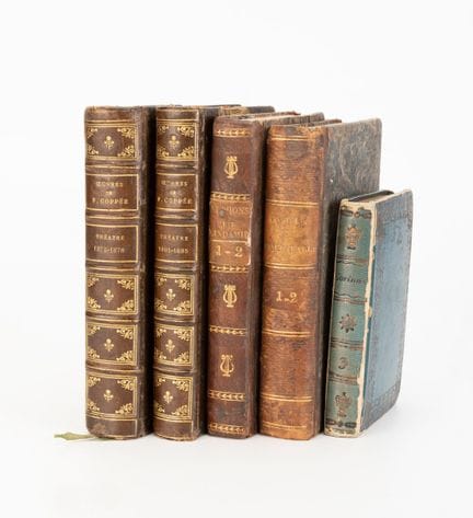 Ensemble de 5 livres en langue française

2 volume