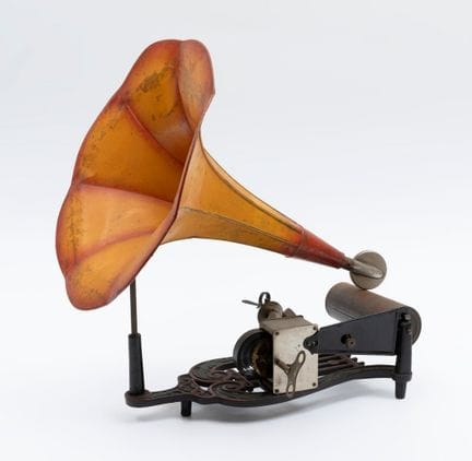 Gramophone "lyre type". Germany, ca. 1890.

Painte