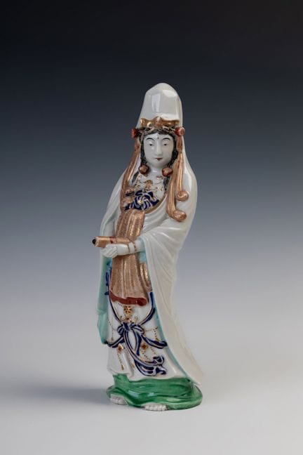 Guanyin; Japan, Taisho period, c. 1920. 

Hand-pai