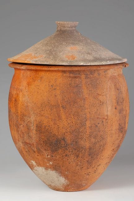 Roman funerary urn from the I-III centuries AD.

C