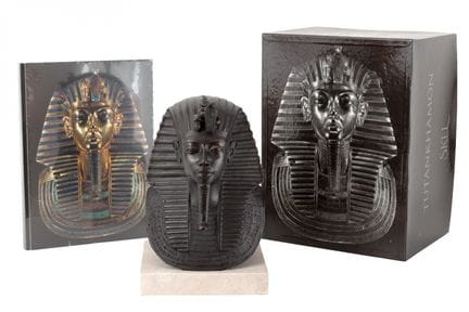 SKEL.

Tutanchamun.

Bronzeskulptur und Sockel aus