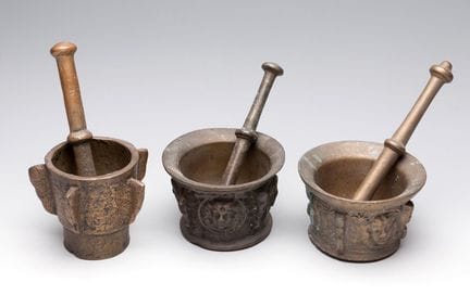 Set aus drei Mörsern aus der Zeit vom späten 18. b