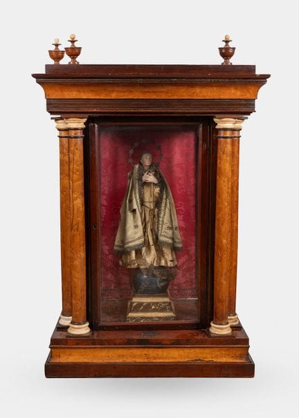Kapelle mit einer Statue der Unbefleckten Jungfrau