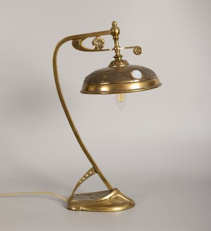 Lampada da tavolo, 1910–1920 circa.

Bronzo e vetr
