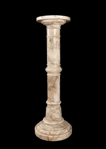 Colonne datant du début du XXe siècle.

Marbre.

D