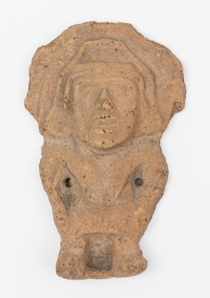 玛雅文化中的祭司雕像；洪都拉斯/萨尔瓦多，450–750年。

赤陶。

经贝内迪克特·哈马尔（Bé
