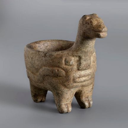 研钵；安第斯地区，哥伦布发现美洲之前时期，公元前700–400年。

石质陶器。

尺寸：

来源：
