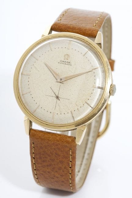 Montre OMEGA, années 1950.

En or jaune 18 carats.
