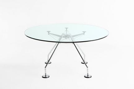 NORMAN FOSTER (Reino Unido, 1935) para TECNO.

Mes