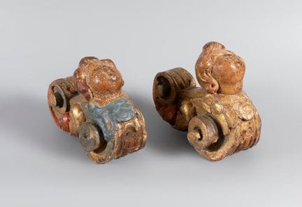 Pair of corbels; 17th century. 

Carved, polychrom