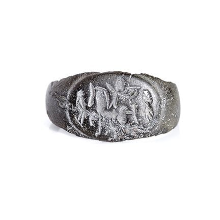 Roman ring, 2nd–3rd centuries.

Bronze.

Weight: 3