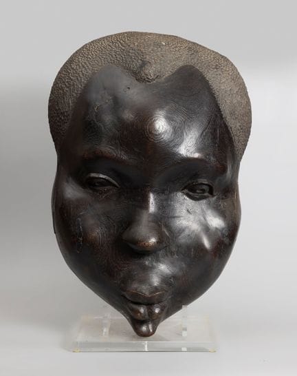 面具；非洲，20世纪。

黑化木。

尺寸：63 × 43 × 20 厘米。


来源：拉蒙·马蒂·