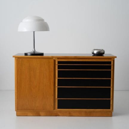 MOLTENI &amp; CO 餐边柜，约1970年。

可能由阿弗拉与托比亚·斯卡帕设计。

橡