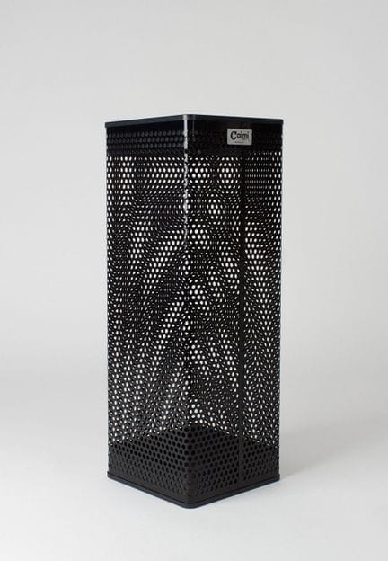 雨伞架；CAIMI BREVETTI，意大利，1980年代。

穿孔金属材质。

复古单品。表面有与