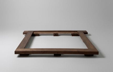 根据唐纳德·贾德（DONALD JUDD，1928年出生于密苏里州——1994年逝于纽约）的作品创作