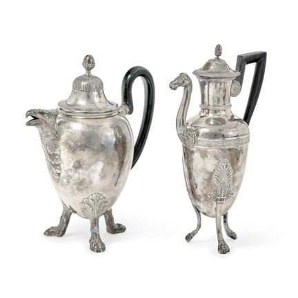 让-皮埃尔·比布龙银制咖啡壶，巴黎，1809-1819年 - 椭圆形，底座为三只狮爪形支脚，连接处饰