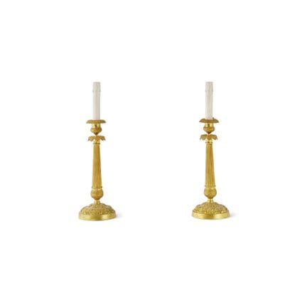PAR DE CANDELABROS, PROBABLEMENTE DE FRANCIA, SIGL
